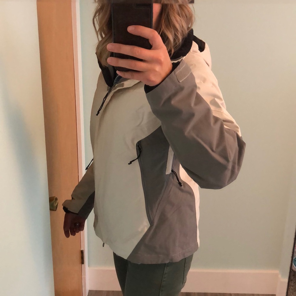 Solstice Women's Snow Jacket in Cream and Gray